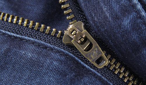 工作服所使用的精品輔料 ykk拉鏈